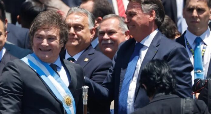 Bolsonaro tem até esta sexta-feira (22) para depor à Polícia Federal sobre a coação ao STF e tentativa de fuga para a Argentina.