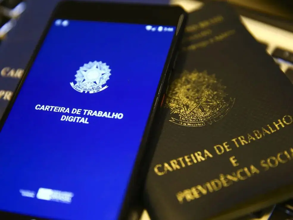 Questões comportamentais causaram metade das demissões no Brasil. Em seguida, aparecem as demissões por automatização e corte de gastos.