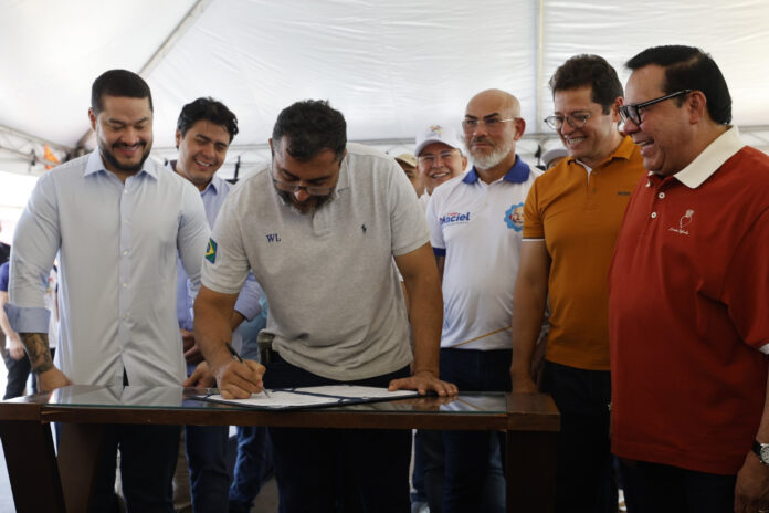 No aniversário de 93 anos de Coari, governador Wilson Lima anuncia R$ 25 milhões em asfaltamento e nova iluminação pública