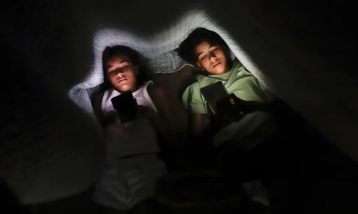 Como proteger crianças e adolescentes nas redes sociais