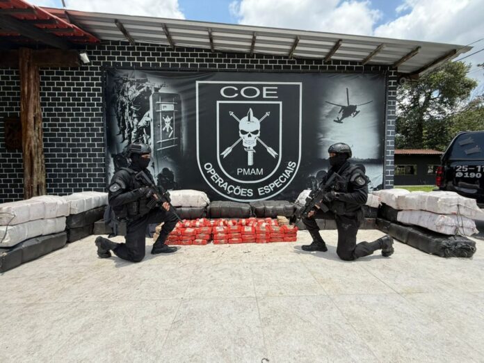 Drogas foram apreendidas enquanto eram transportadas no Rio Japurá.