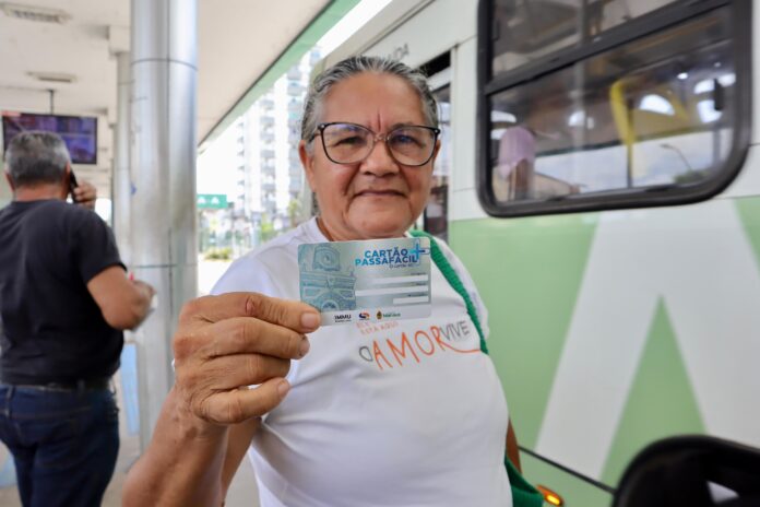 Prefeitura de Manaus lança Cartão PassaFácil+ opcional para idosos a partir de 60 anos
