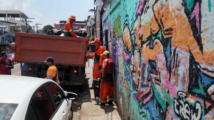 A Prefeitura de Manaus, por meio da Semulsp, intensificou o combate ao descarte irregular de lixo na cidade.