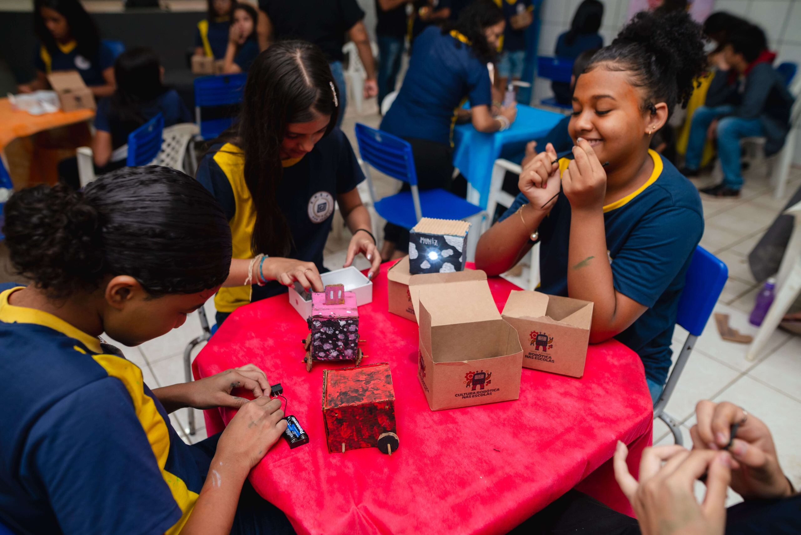 Entre os dias 15 e 23 de setembro de 2025, estudantes de escolas públicas de Manaus participam da 3ª edição do projeto Teatro e Oficinas.