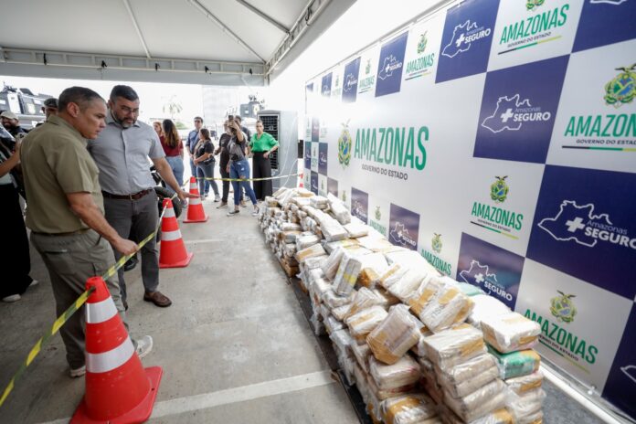 Governo do Amazonas faz apreensão de 1 tonelada de maconha na capital