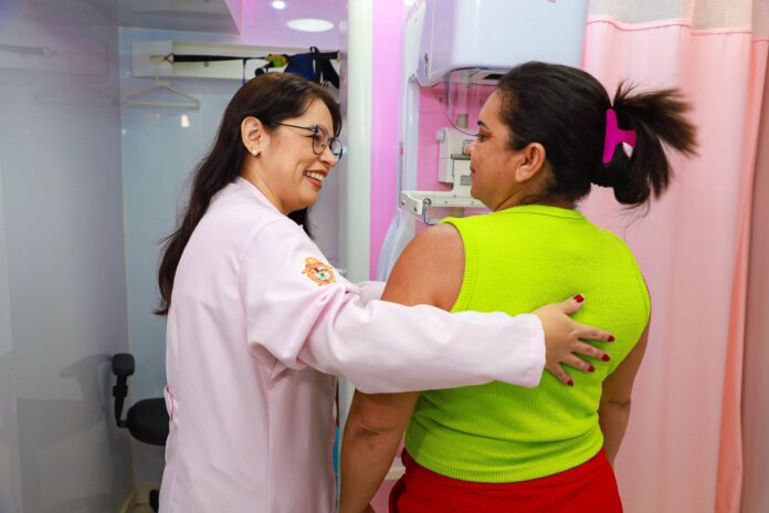 Unidades Móveis de Saúde da Mulher atendem em novo local