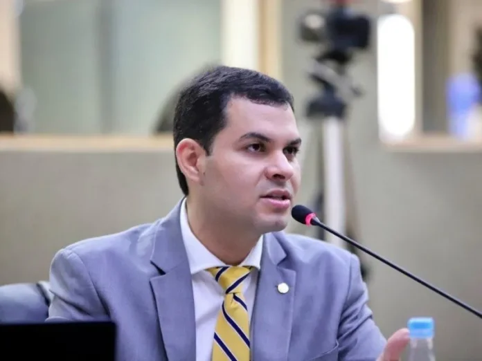 Secretário da Mulher, Assistência Social e Cidadania do Amazonas, Saullo Vianna volta a defender pavimentação da BR-319 o mais rápido possível.