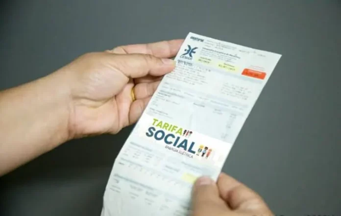 Tarifa social amplia a concessão de gratuidade e descontos na conta de luz para famílias de baixa renda.