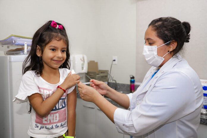 Multivacinação em Manaus ocorre de 6 a 31 de outubro