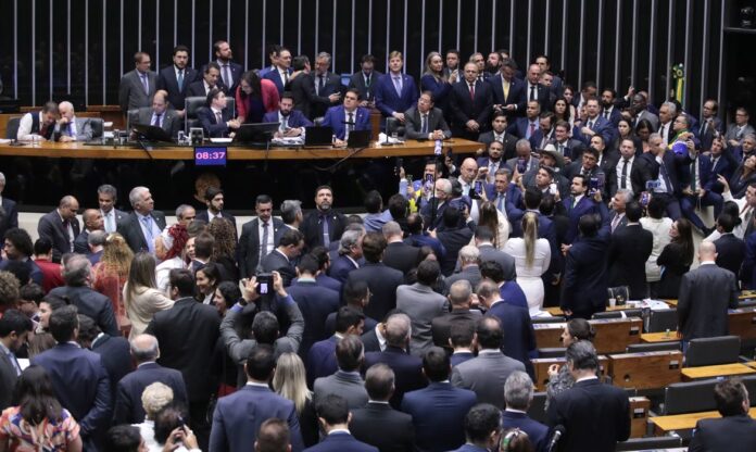 Deputados aprovaram urgência para a votação do PL da Anisitia.