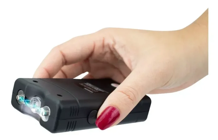 Governador Wilson Lima sanciona lei que autoriza uso de armas de choque por mulheres no Amazonas