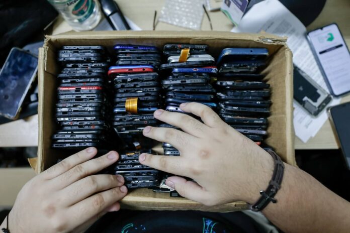 Em menos de um ano de funcionamento, o programa RecuperaFone, criado pelo Governo do Amazonas, já recuperou 6.552 celulares roubados.