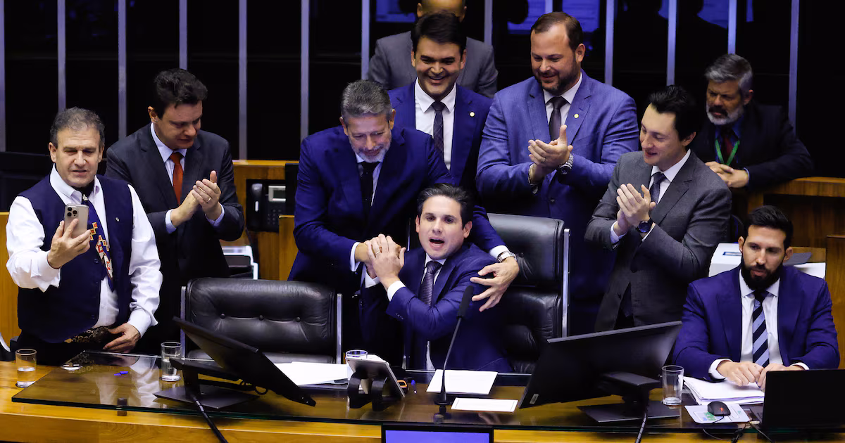 Tributação de dividendos mira os super-ricos: Entenda a nova lei aprovada na Câmara.