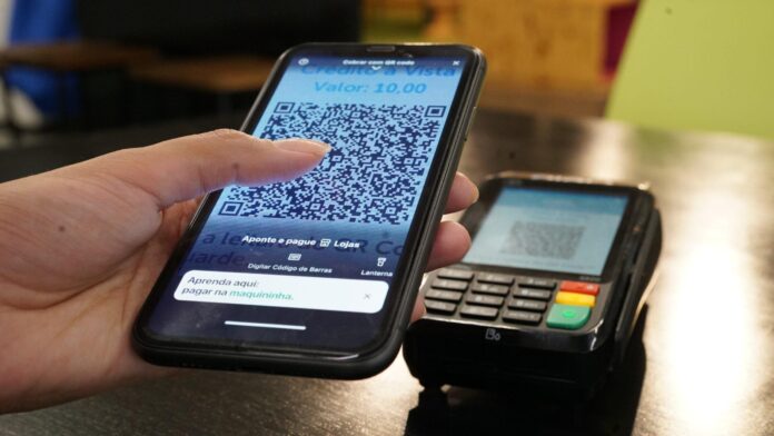 Segundo Lula, fintechs movimentam mais dinheiro do que alguns bancos tradicionais e não pagam impostos da mesma forma que bancos.