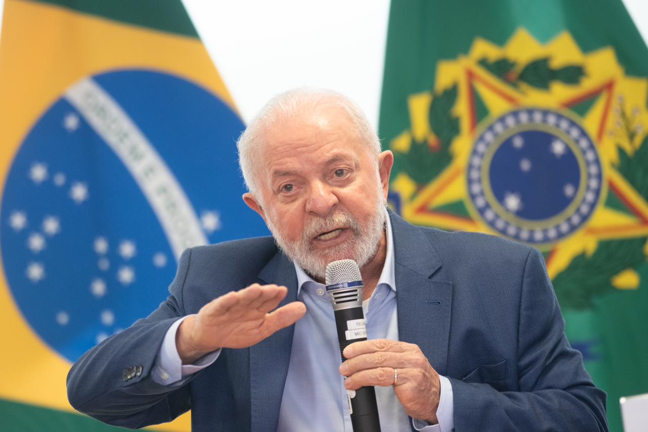 Lula diz que América Latina tem que se manter como território neutro frente a crescentes guerras em outros continentes.