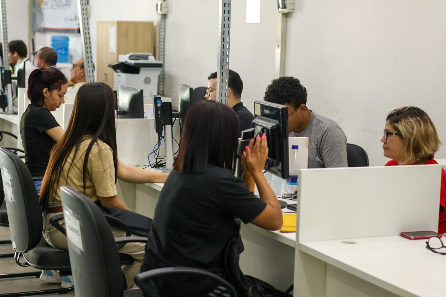 Interessado em vagas de emprego em Manaus? Confira a lista completa do Sine Amazonas e saiba como se candidatar para as oportunidades.