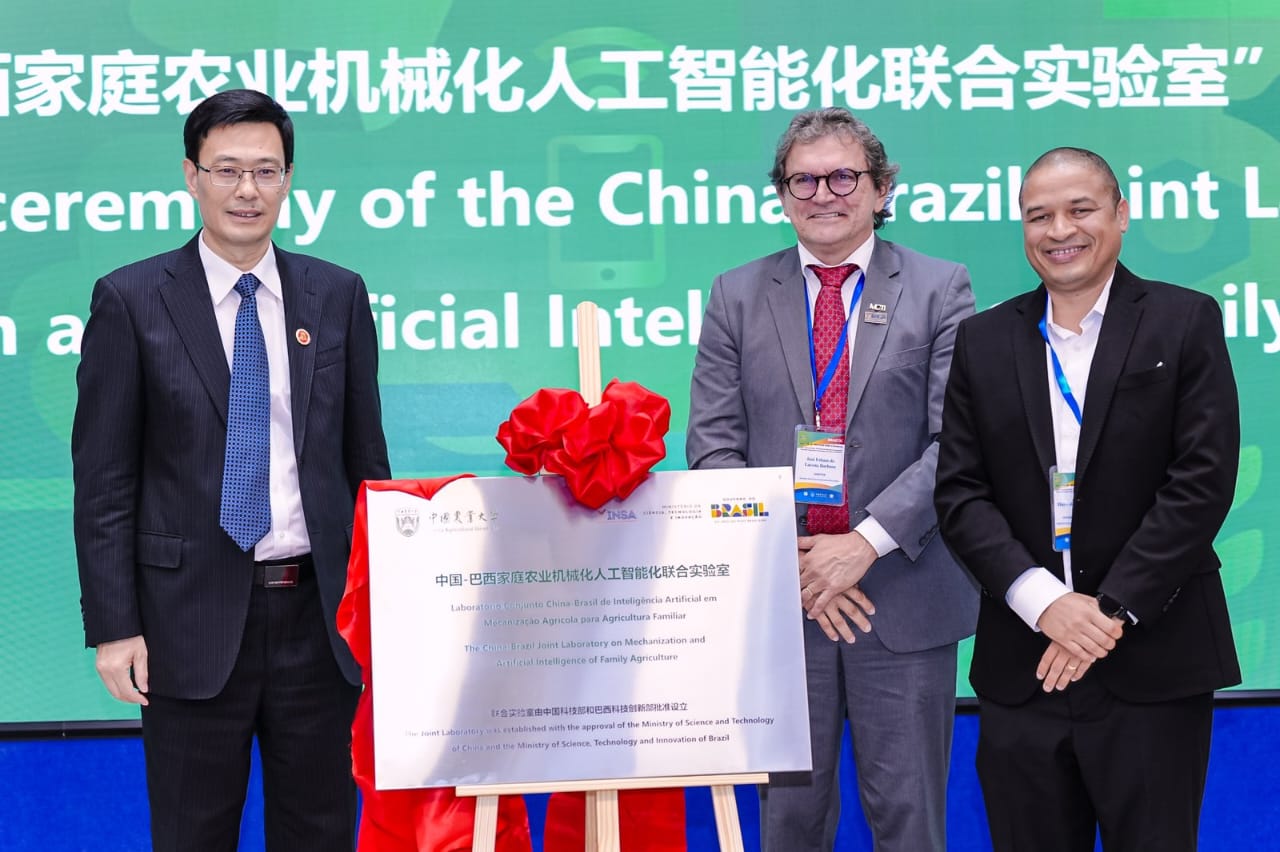 Brasil e China lançam laboratório de IA e mecanização para agricultura familiar no Semiárido