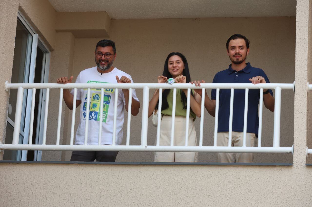 Wilson Lima entrega 48 apartamentos a famílias em Manaus pelo programa Entrada do Meu Lar, que garante subsídio para compra da casa própria