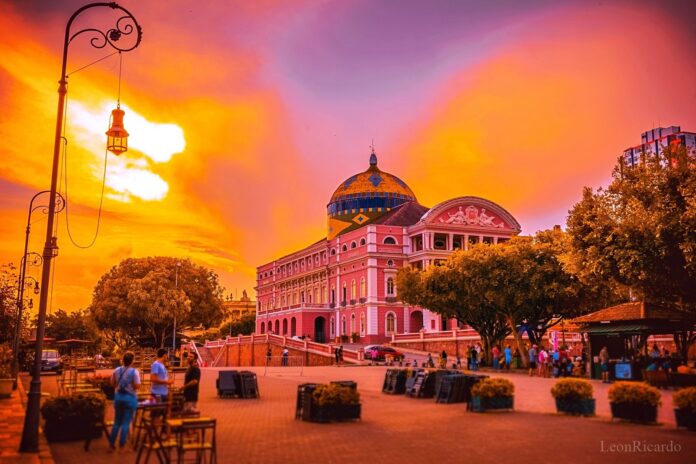 Manaus celebra 356 anos; conheça a história da fundação da capital amazonense e sua transformação até se tornar uma metrópole da Amazônia.