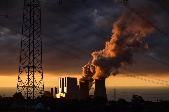 Na contramão da COP30, comissão aprova MP 1304 que estende subsídio ao carvão até 2040