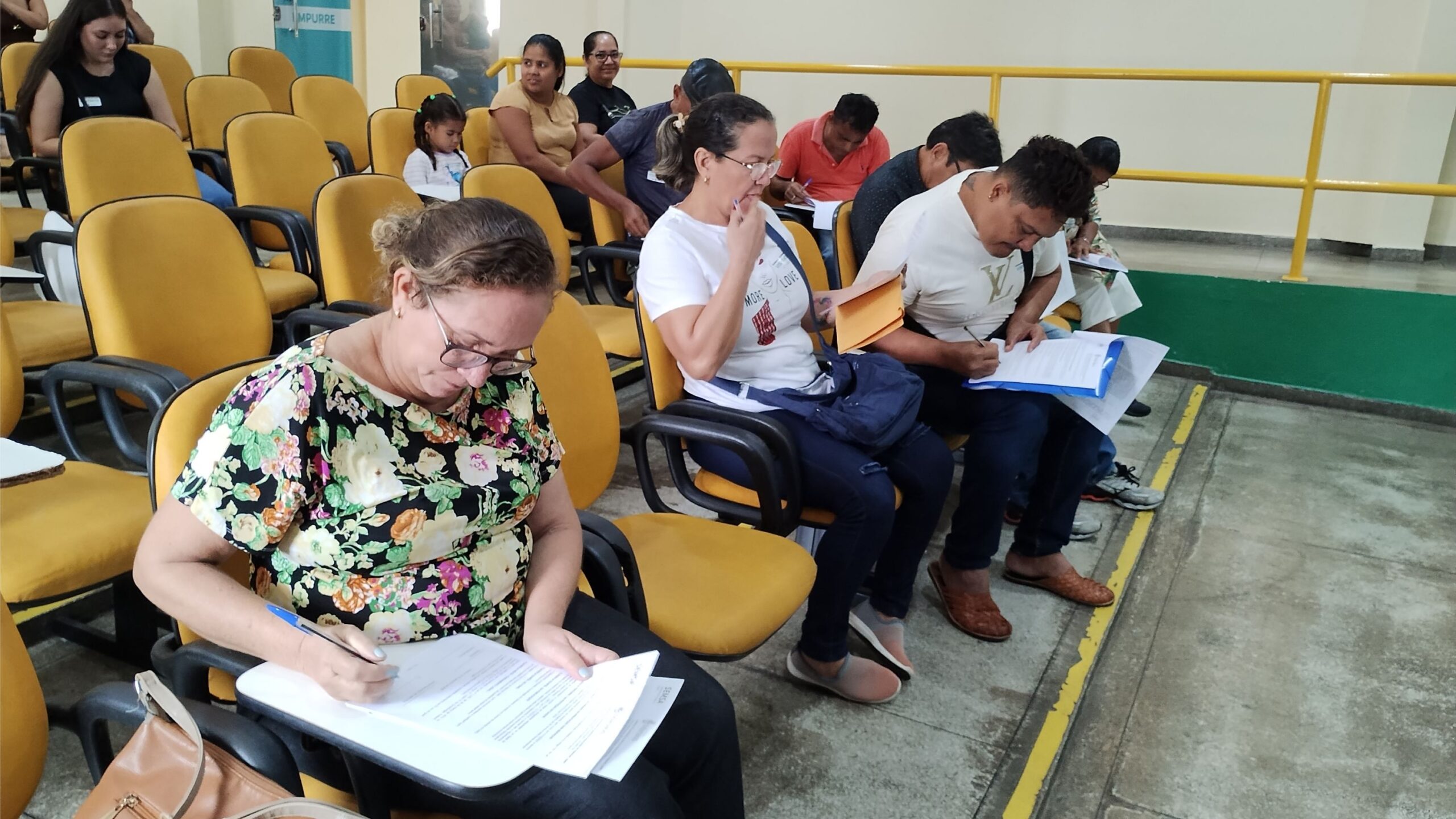 Vacinadores e registradores da campanha de vacinação antirrábica convocados devem enviar documentos e comparecer ao treinamento.