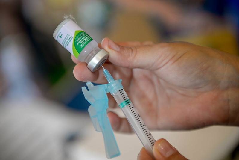 Vacinas contra influenza (gripe) serão ofertadas antes do início do período de chuvas no Amazonas.