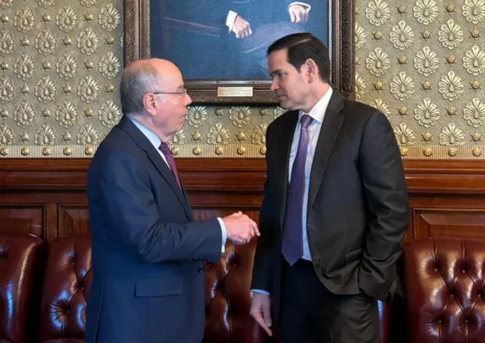 Mauro Vieira e Marco Rubio durante reunião dos dois países para discutir tarifaço e comércio.
