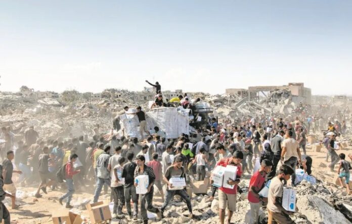 Israel limita entrada de ajuda humanitária em Gaza após descumprimento do Hamas no cessar-fogo.
