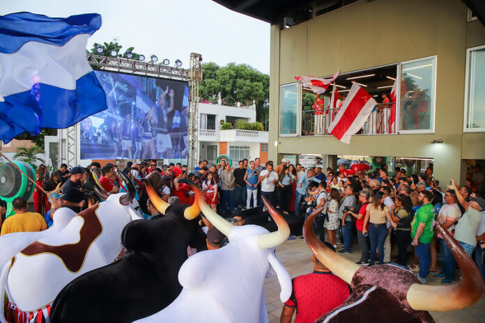 Manaus celebra 356 anos com o Boi Manaus 2025, que terá shows gratuitos, bois de Parintins e muito mais no sambódromo e na Ponta Negra.