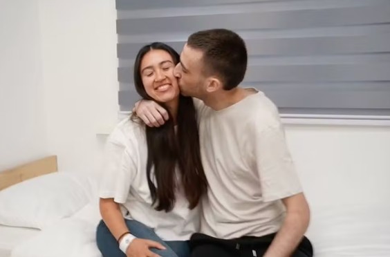 Após dois anos de separação, o casal israelense sequestrado pelo Hamas, Noa Argamani e Avinatan Or, se reencontrou em Israel.