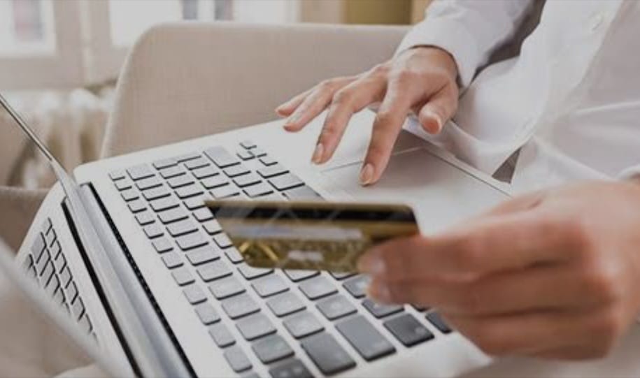 Golpistas realizavam leilões falsos por meio de sites fraudulentos.