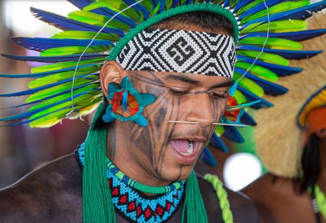 Brasil tem 5,42% das crianças indígenas sem certidão de nascimento, aponta Censo 2022 do IBGE.