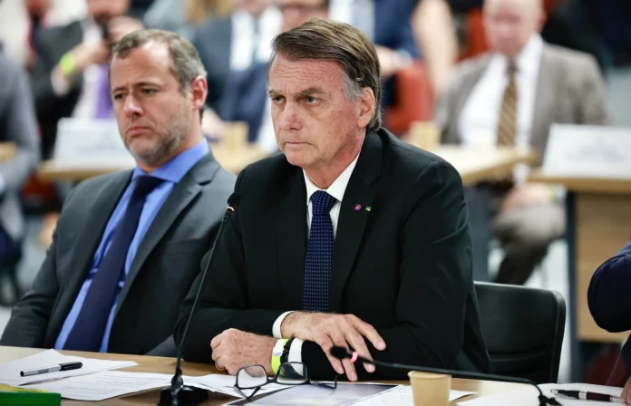 Defesa de Bolsonaro corre contra o tempo para recorrer da condenação no STF