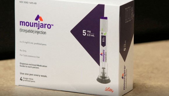 Anvisa alerta para golpes com falsas canetas emagrecedoras nas redes sociais. Agência reforça que não vende medicamentos.