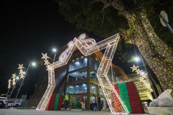 Manaus inicia a programação “Um Sonho Mágico de Natal” com neve artificial, pista de gelo e mais de 60 dias de atrações culturais e solidárias.