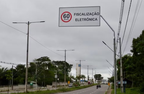 Manaus terá 20 novos radares, incluindo modelos que monitoram caminhões e ônibus. Equipamentos visam reduzir acidentes.