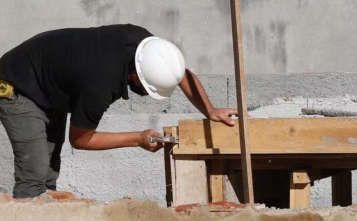 Lula lança o programa Reforma Casa Brasil, que vai investir R$ 40 bilhões em crédito habitacional para reforma de moradias em todo o país.