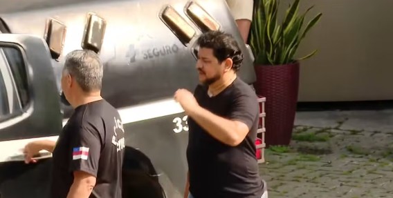 A Câmara Municipal de Manaus segue sem decisão sobre o futuro do vereador Rosinaldo Bual (Agir-AM), preso há mais de 15 dias.