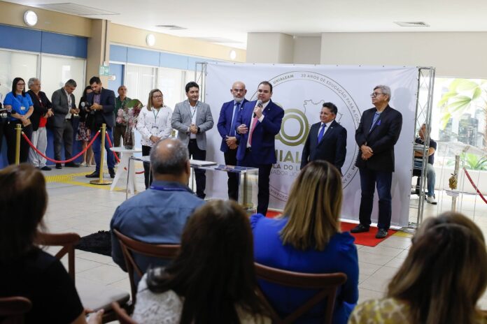 A Escola do Legislativo celebra 20 anos com programação especial na Aleam, reforçando sua missão de educação cidadã e capacitação no Amazonas.