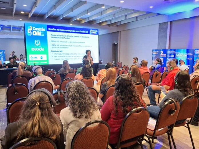 CNM realiza ciclo de capacitação gratuita em Manaus no dia 26/11. Evento aborda Reforma Tributária, Saúde e Finanças para gestores do Amazonas.