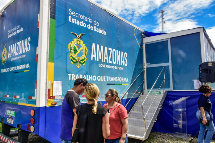 Carreta da Saúde oferece mais de 1,4 mil exames gratuitos em Manaus, com mamografias e ultrassonografias nas zonas centro-sul e norte.