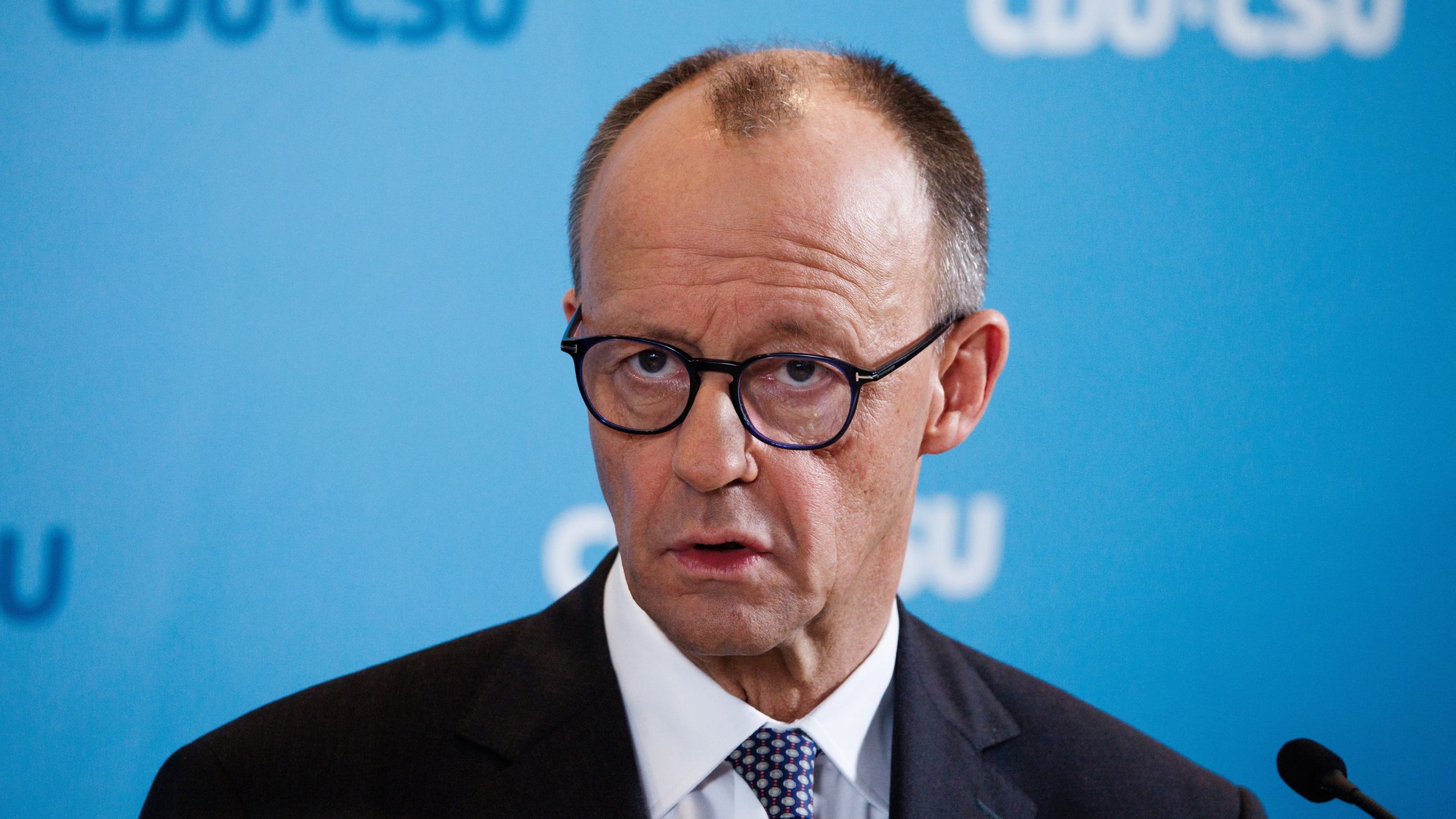 Friedrich Merz, chanceler alemão, cita estadia em Belém e afirma que jornalistas ficaram aliviados ao voltar à Alemanha. Entenda o caso.