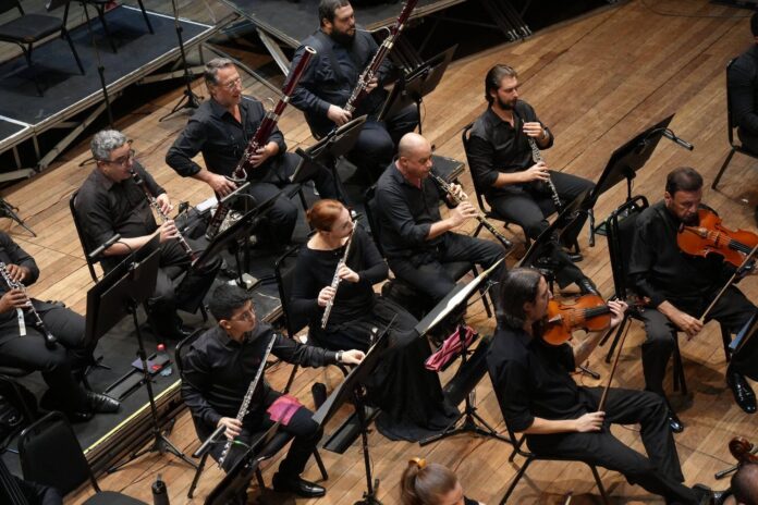 A Amazonas Filarmônica encerra a temporada 2025 com concerto no Teatro Amazonas, trazendo Mahler, Saint-Saëns e Franck.