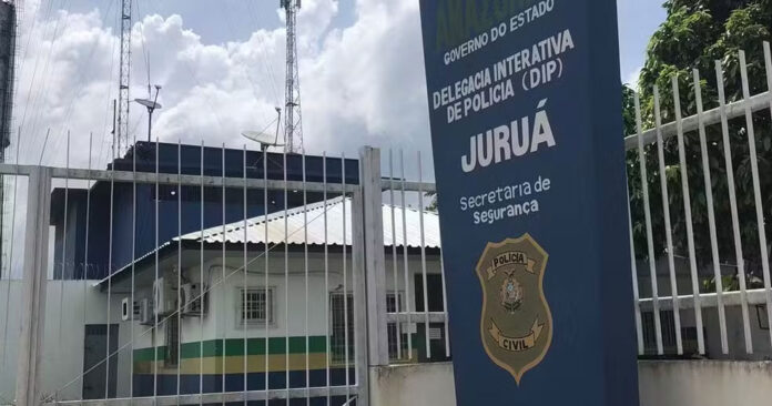 Polícia apura estupro coletivo contra indígena em Juruá (AM). Oito suspeitos filmaram o crime. Operação conjunta busca resgatar a vítima de 12 anos.