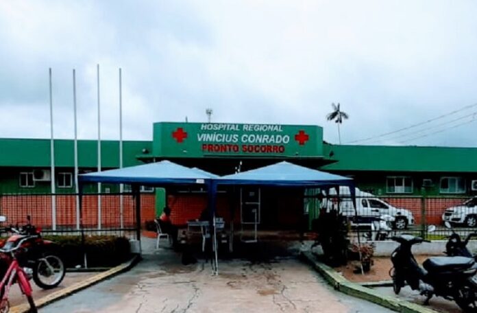 Um médico afastado em Eirunepé (AM) é investigado após faltar a plantão. Bebê morreu após espera de 5 horas. Confira os detalhes do caso.