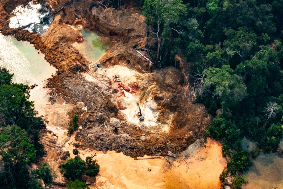 Contrabando de mercúrio transforma o Amazonas em rota internacional do crime
