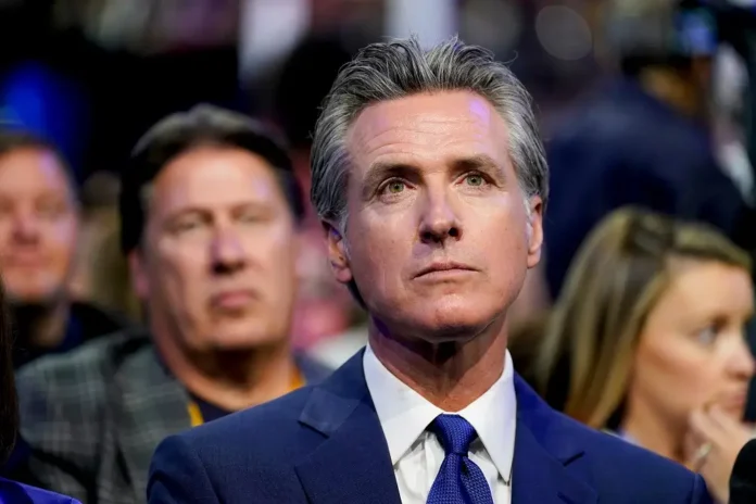 A ausência dos EUA na COP30 é 'guerra ideológica', diz Gavin Newsom. Governador da Califórnia critica vácuo de liderança de Trump em evento no Brasil.