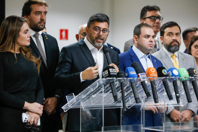 O governador Wilson Lima anunciou um pacote de valorização com reajustes, progressões, novas leis de carreira e antecipação do 13º salário.