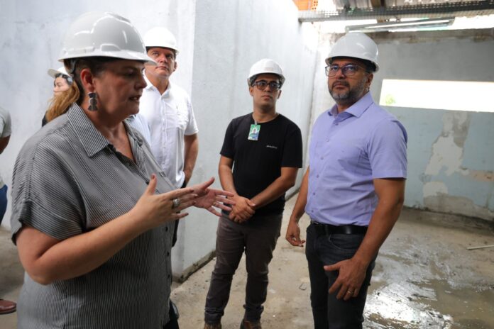 Wilson Lima vistoria obras no Complexo Hospitalar Sul. Nova Policlínica e 149 equipamentos reforçam saúde no AM. Confira os detalhes da modernização.