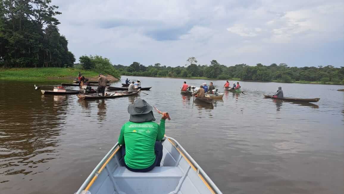 Comunidade Nova Jerusalém do Acará realiza a primeira pesca manejada de pirarucu na RDS Amanã, em Maraã, com apoio do Idam.